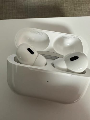 【🎶히트 상품】Apple AirPods Pro 2 MagSafe 충전 케이스 (USB‑C 충전 포트) 리얼 무선 이어폰 photo review
