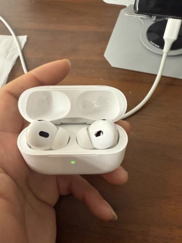 【🎶히트 상품】Apple AirPods Pro 2 MagSafe 충전 케이스 (USB‑C 충전 포트) 리얼 무선 이어폰 photo review