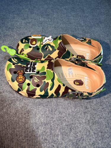 A BATHING APE x Crocs 크록스 카무플라주 프린트 스니커즈 녹색 209627-212 photo review